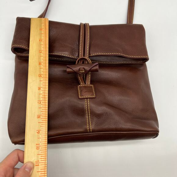 Dooney & Bourke Florentine Med Toggle Crossbody Bags Chestnut Brown - Picture 7 of 16